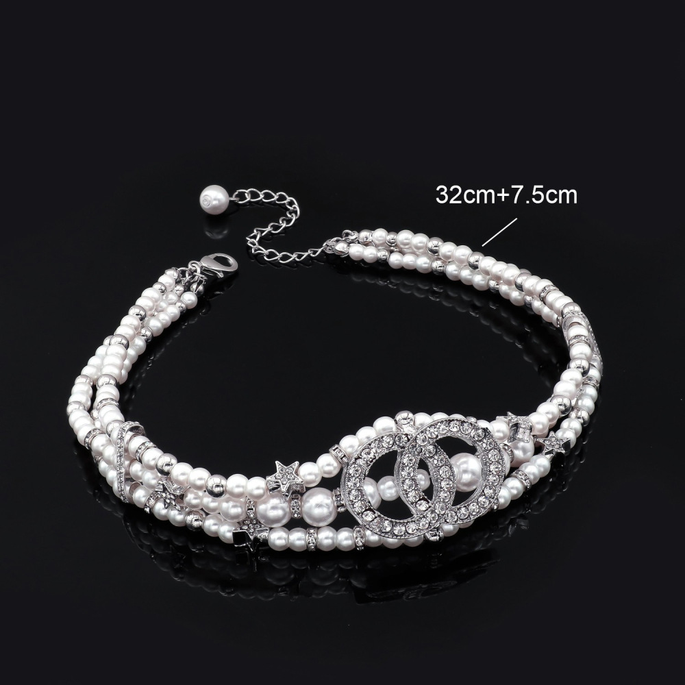 Pearl double C diamond choker | A vintage and elegant celebrity-style necklace