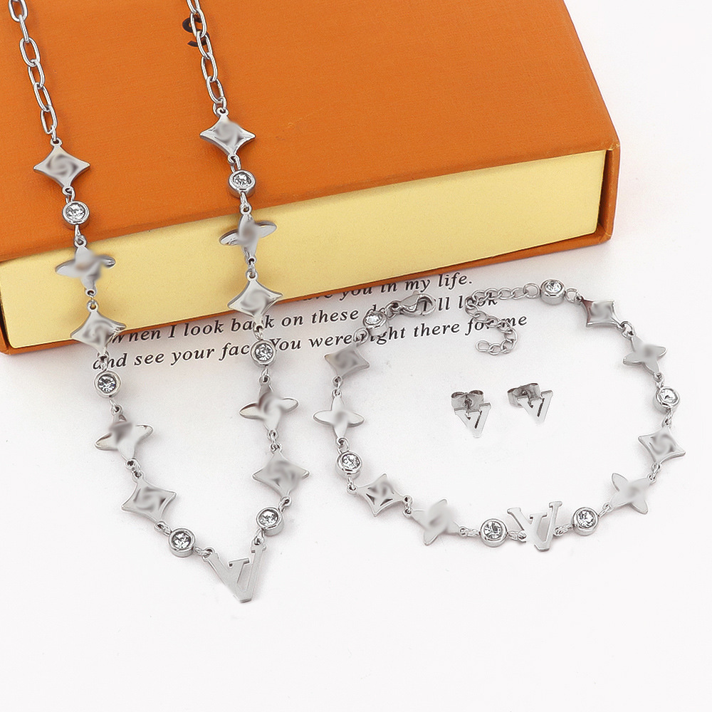 Pink Diamond Letter Star Set | A fashion combination that shines with sweet and cool style