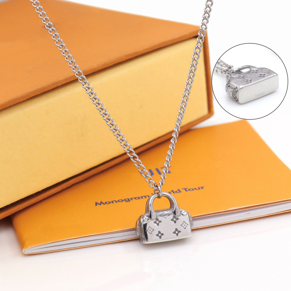 Classic lock bag necklace | Wear "fashion little delicacy" around your neck