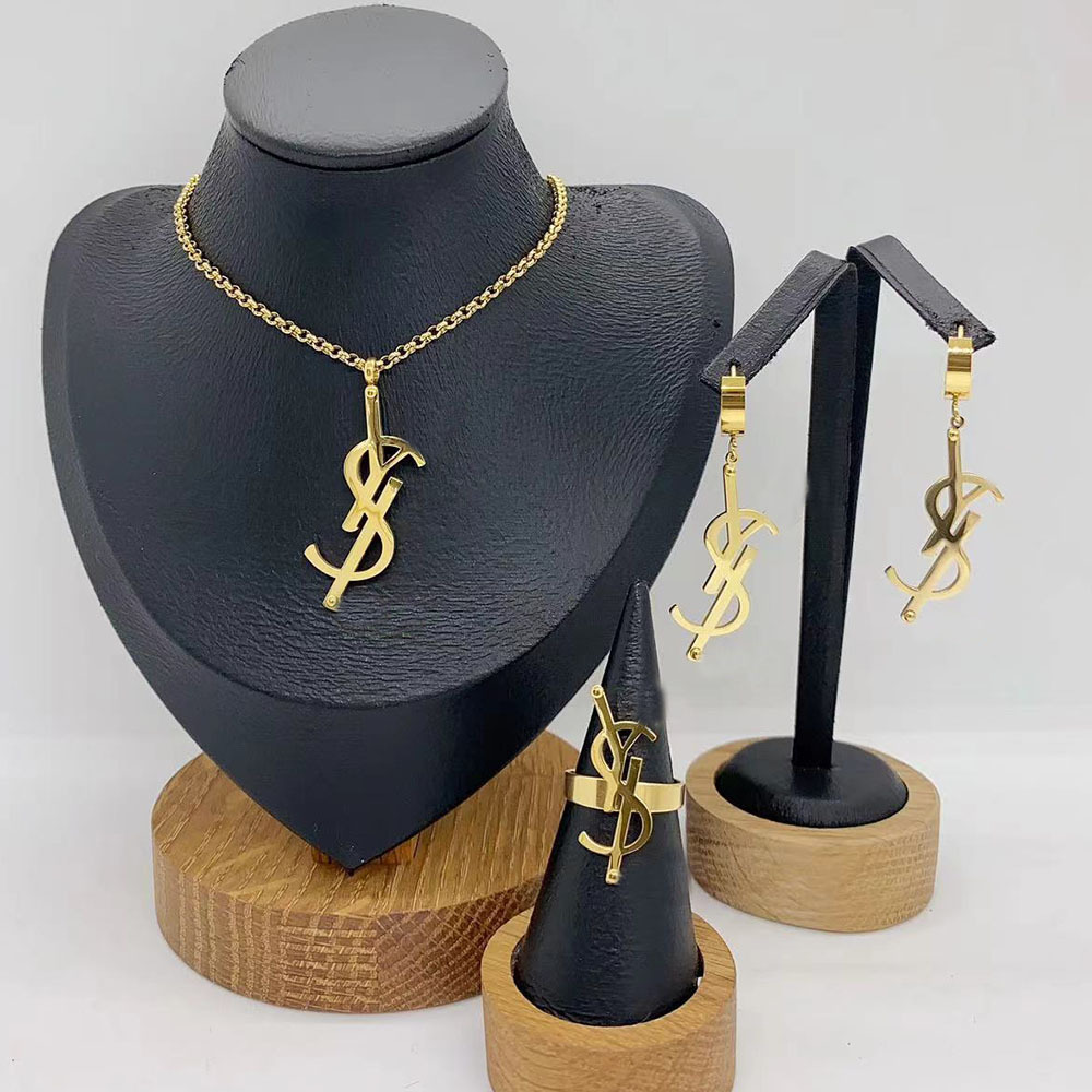 YSL Classic Logo Gold Jewelry Set | Interpret a sense of high fashion