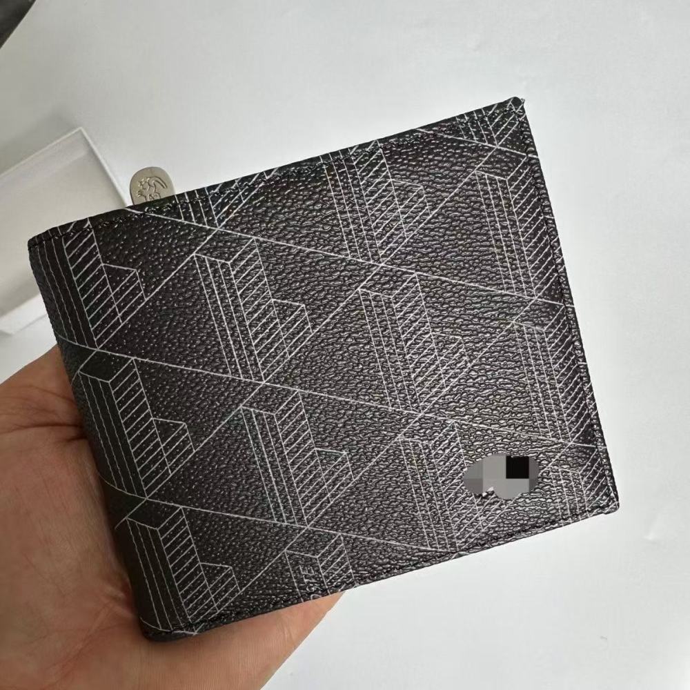 LACOSTE Light luxury geometric print wallet, highlighting quality life.