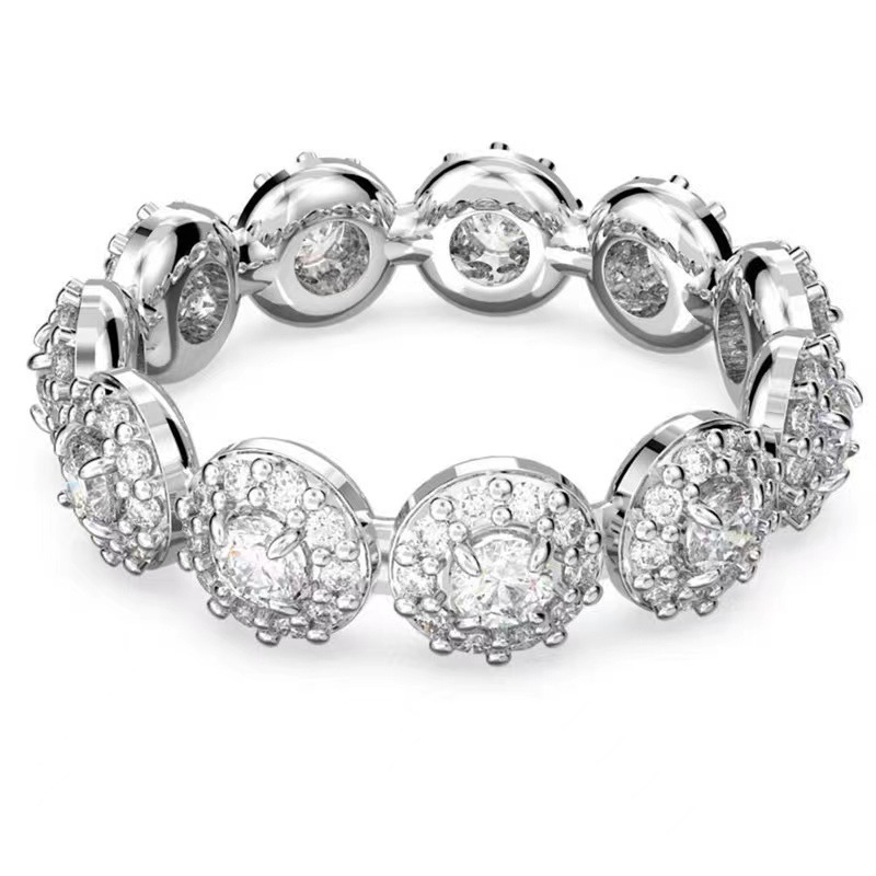 Sparkling group diamond ring Luxurious full diamond round diamond ring