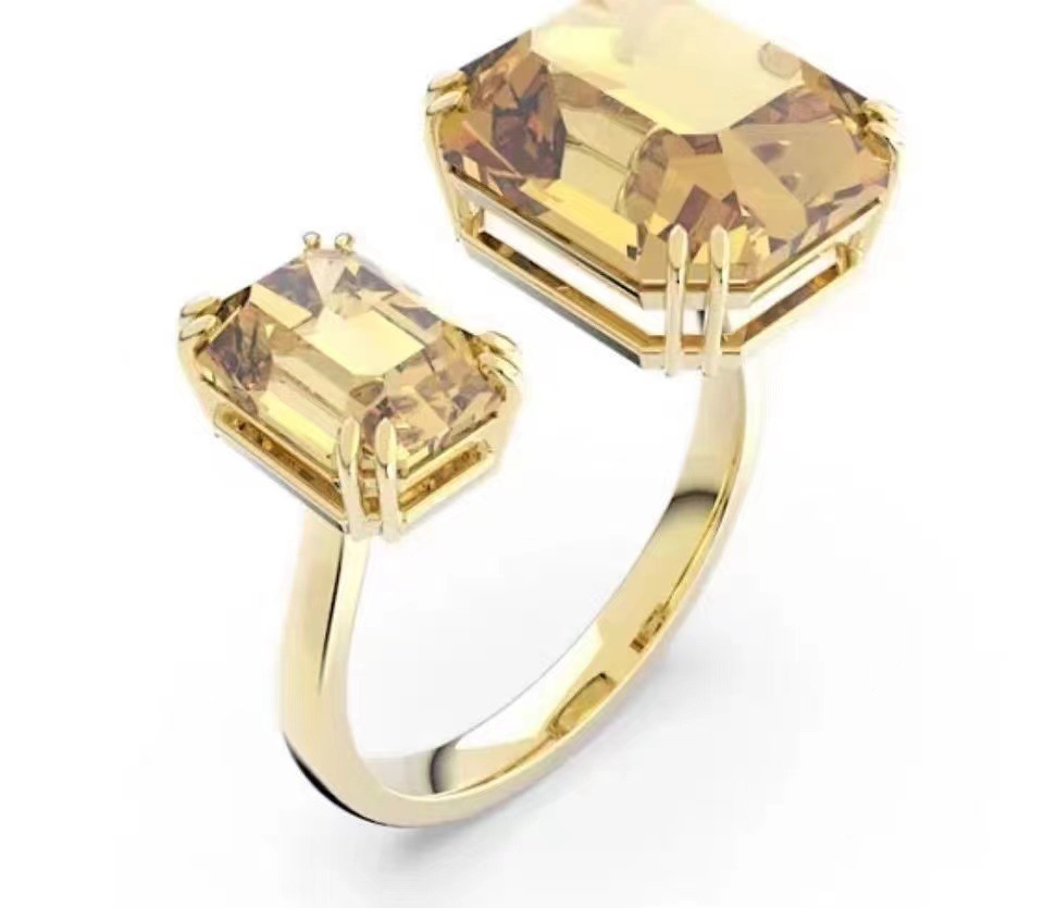 Luxury double emerald gold ring Stylish statement gemstone ring