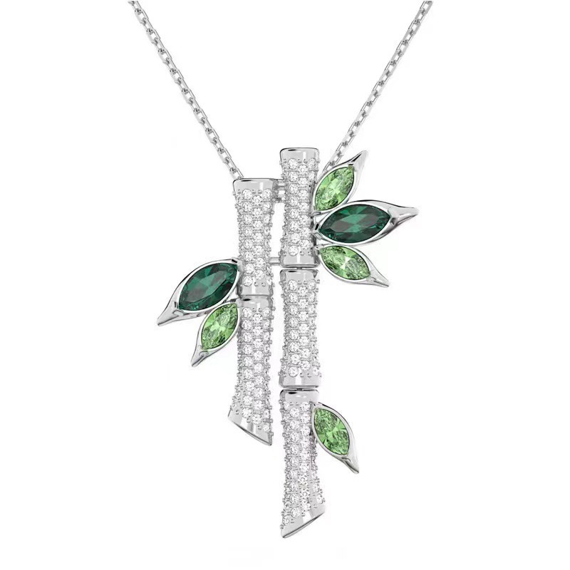Exquisite bamboo necklace with diamonds Emeralds embellishes the jewelry