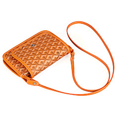 This is a crossbody bag from the LACOSTE brand, featuring a classic brand logo pattern, integrating fashion and practicality, adapting to a variety of daily scenarios and meeting the needs of lightweight storage.