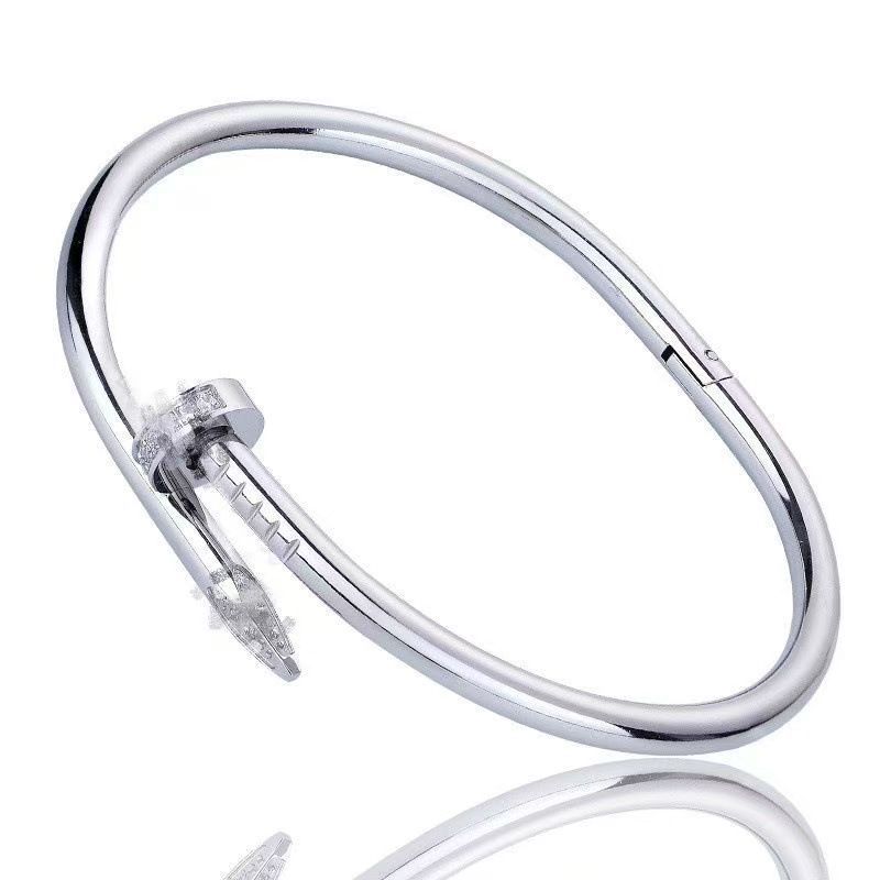 Silver bracelet with diamonds