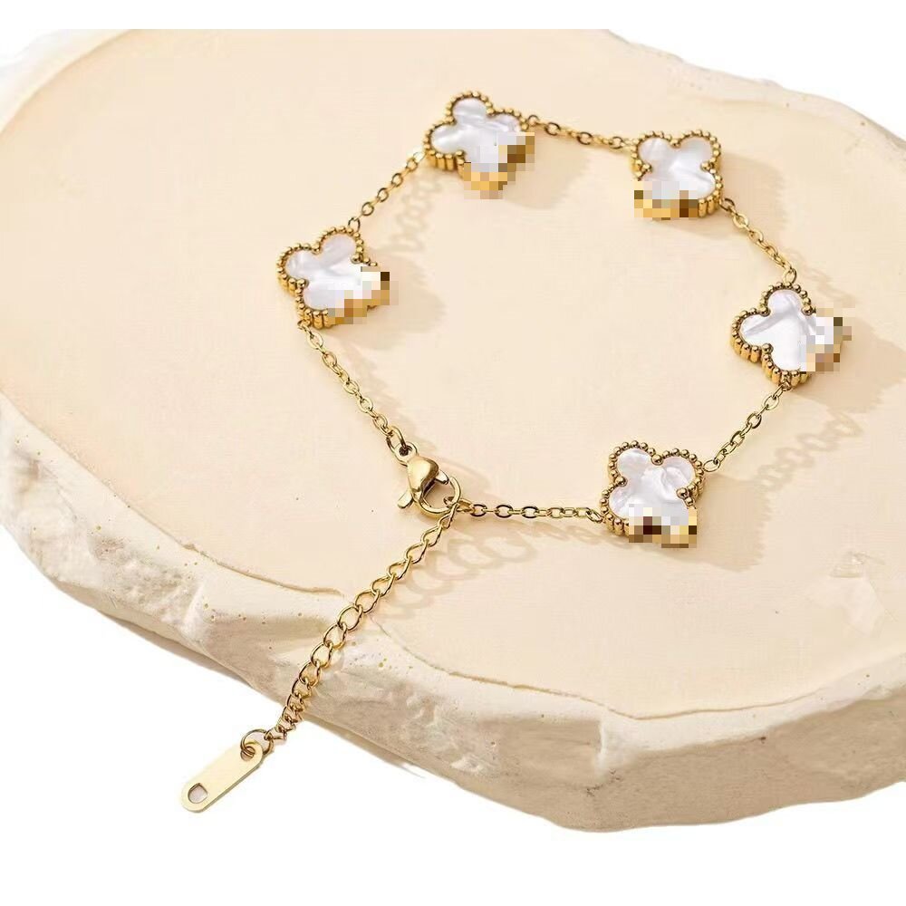 Gold clover bracelet