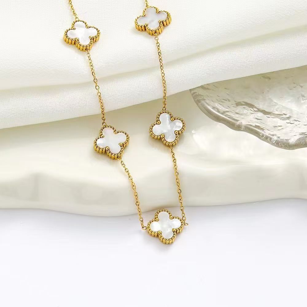 Pure gold four-leaf clover necklace