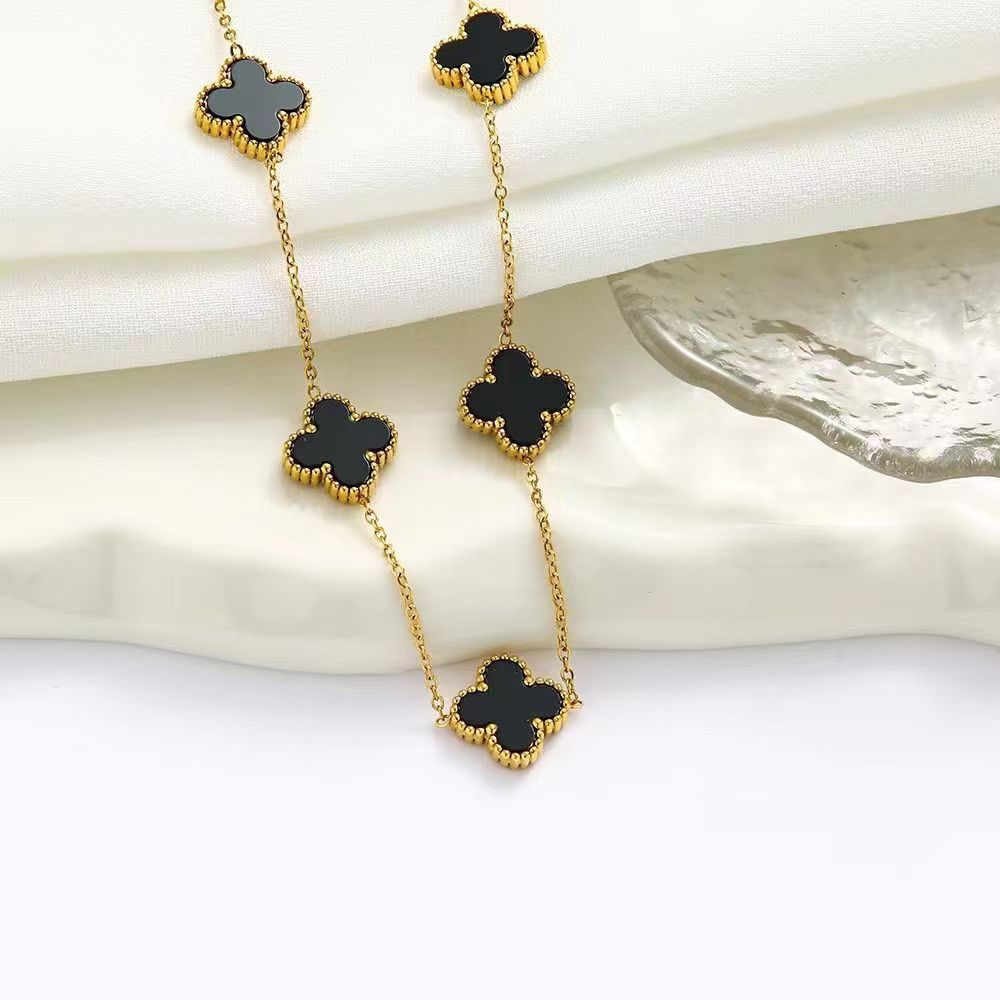 Pure gold four-leaf clover necklace