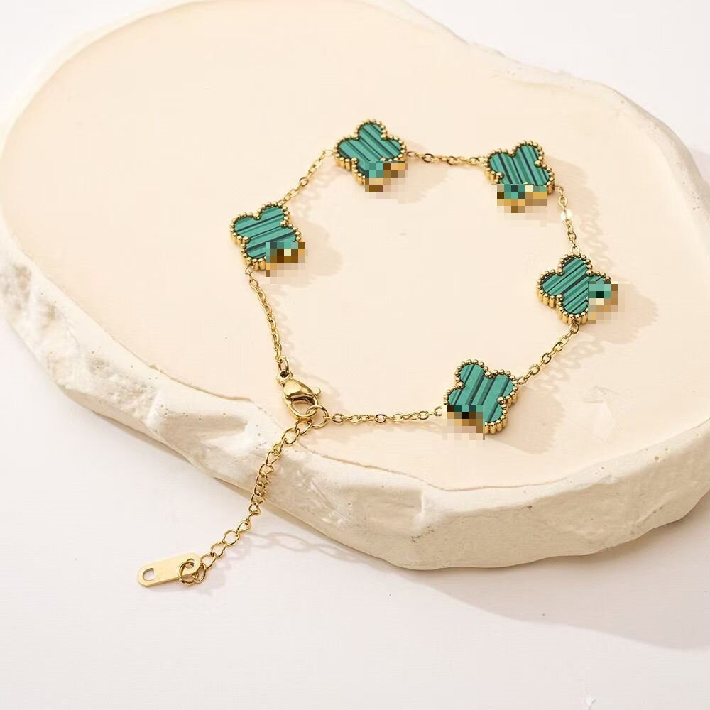 Gold clover bracelet