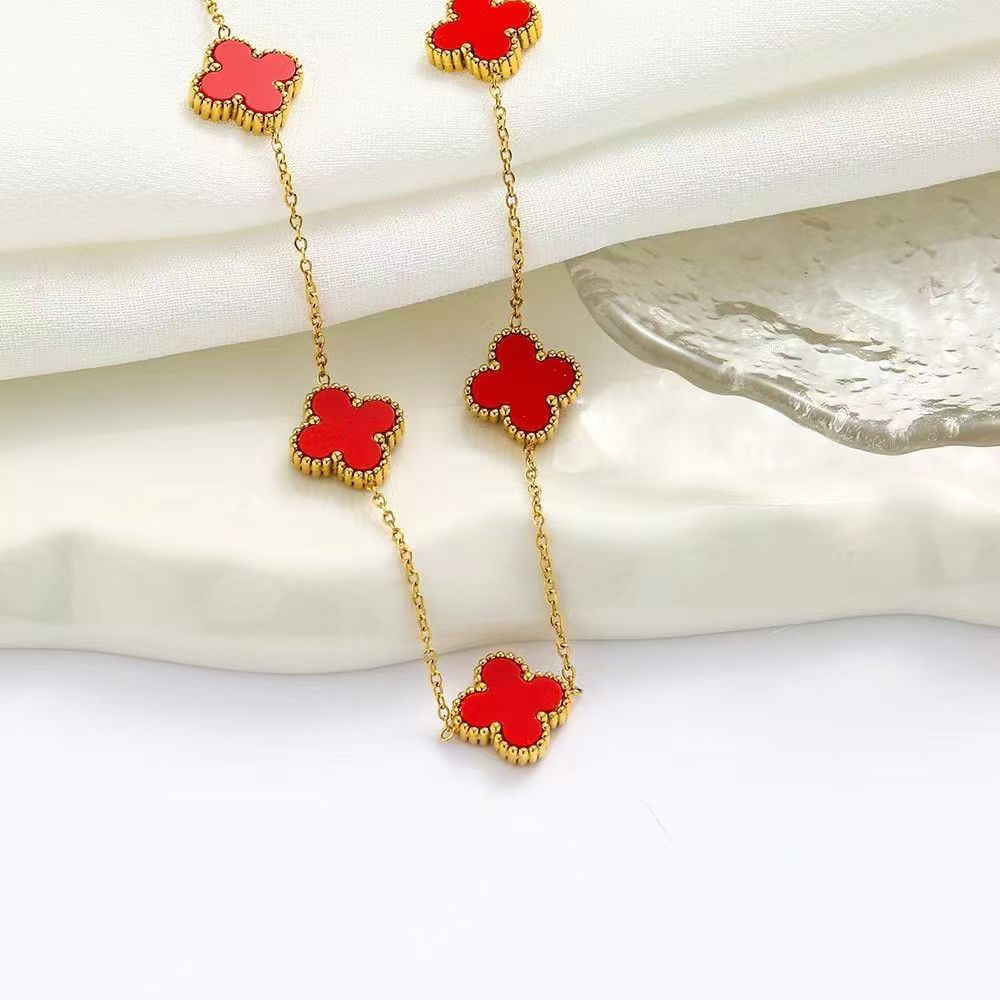 Pure gold four-leaf clover necklace