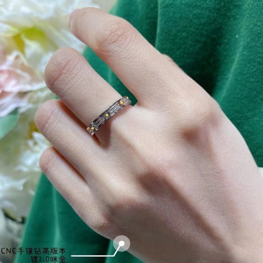 Diamond-set rose gold ring