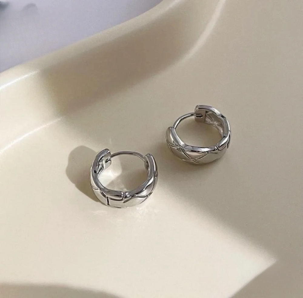 Simple woven pattern silver earrings