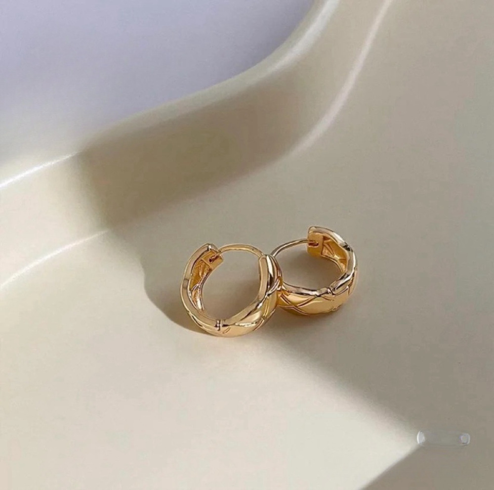 Simple woven pattern silver earrings