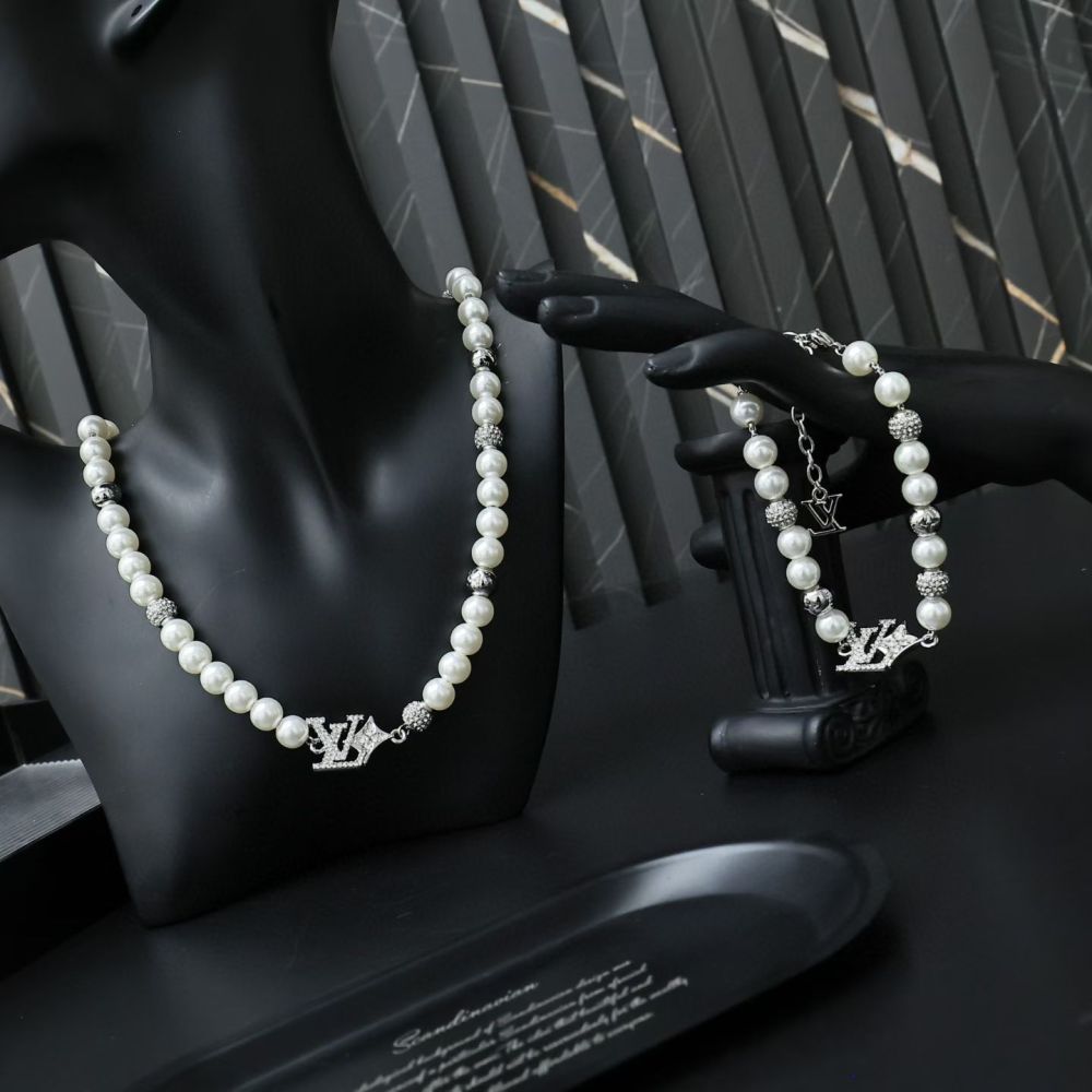 001  LVDandy Pearls 珍珠项链致敬 PharrellWiliams