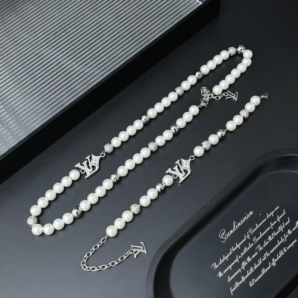 001  LVDandy Pearls 珍珠项链致敬 PharrellWiliams