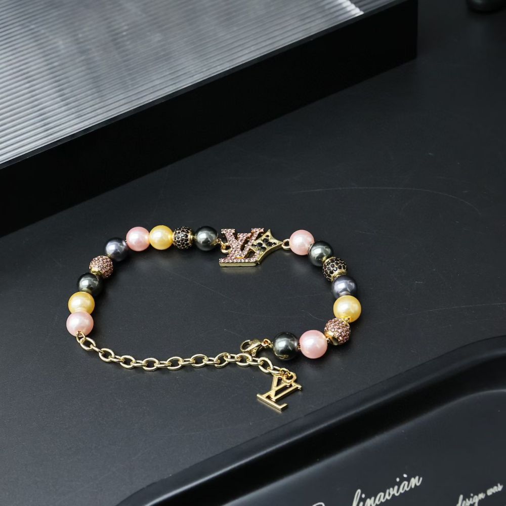 001  LV DANDY PEARLS 手链  LVDandy Pearls 手链致敬 Pharrell Williams