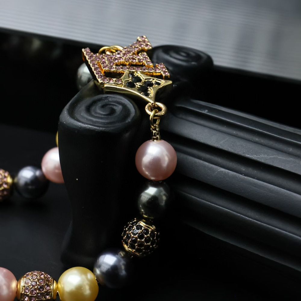 001  LV DANDY PEARLS 手链  LVDandy Pearls 手链致敬 Pharrell Williams