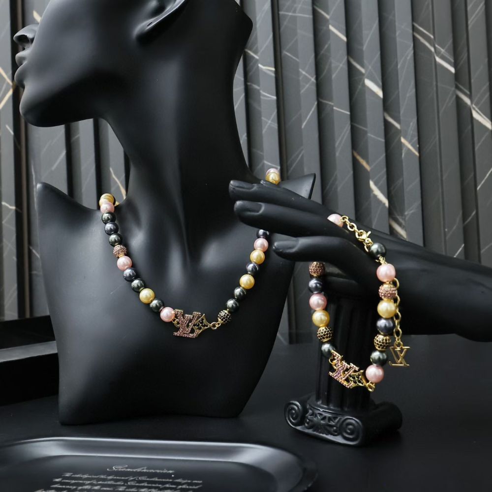 001 LV DANDY PEARLS 项链  LVDandy Pearls