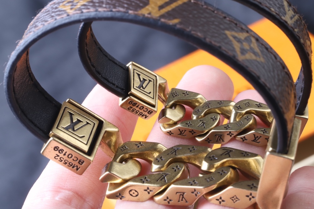 001  LV Old Style Leather Rope Bracelet
