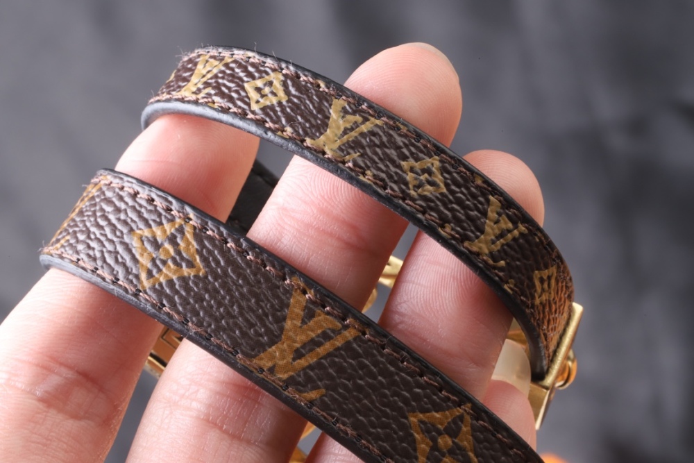001  LV Old Style Leather Rope Bracelet