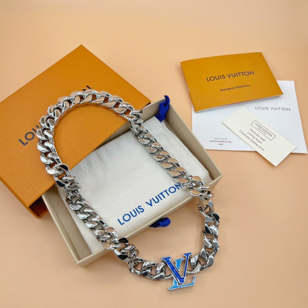 001  m00907 Blue large logo Cuban necklace