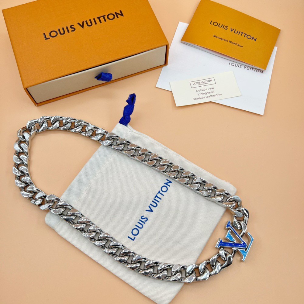 001  m00907 Blue large logo Cuban necklace