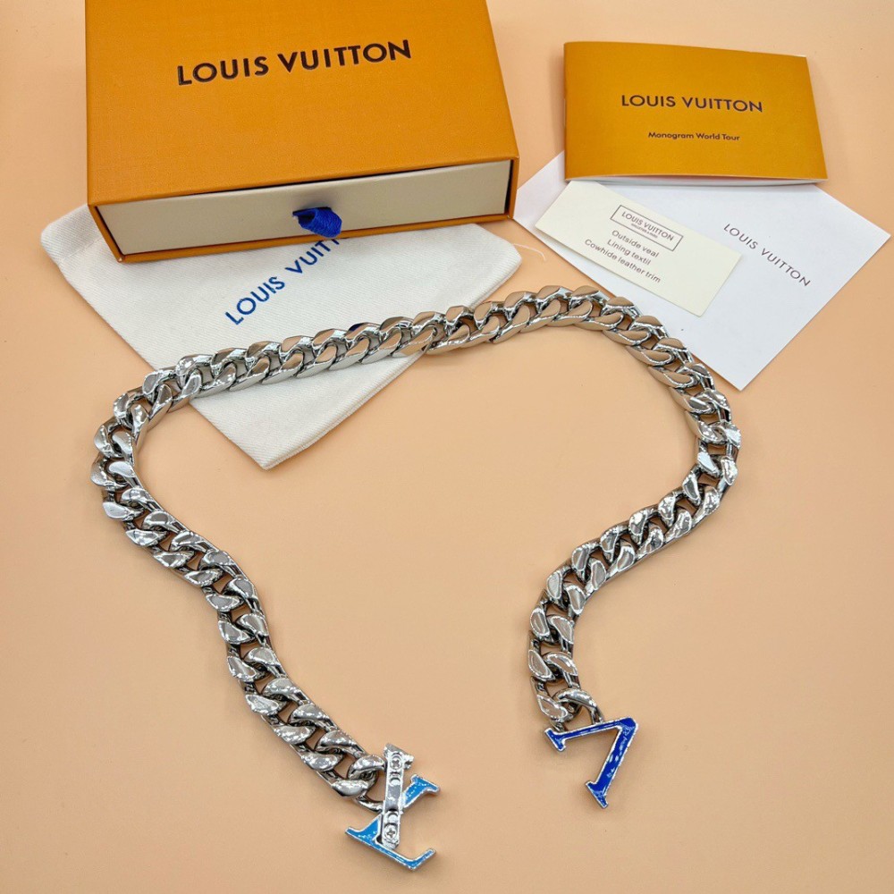 001  m00907 Blue large logo Cuban necklace