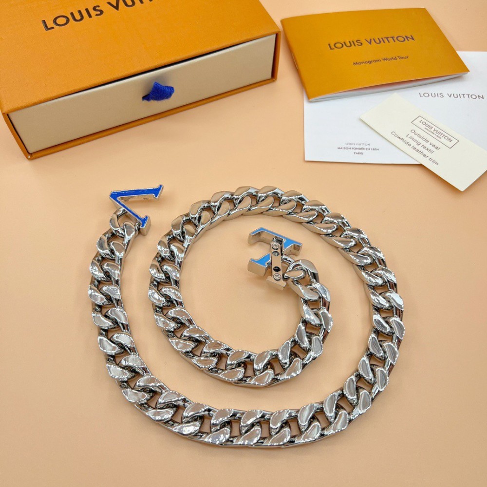 001  m00907 Blue large logo Cuban necklace