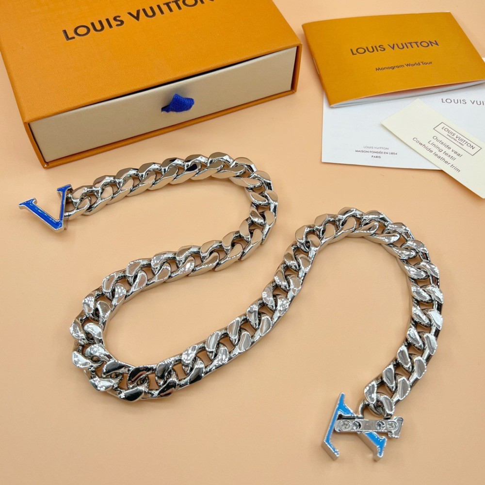 001  m00907 Blue large logo Cuban necklace