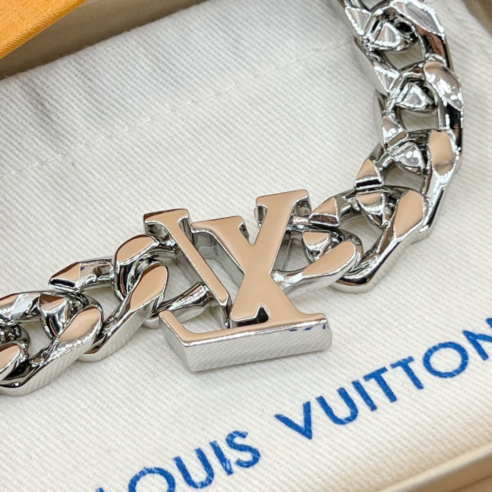 001  m00907 Blue large logo Cuban necklace