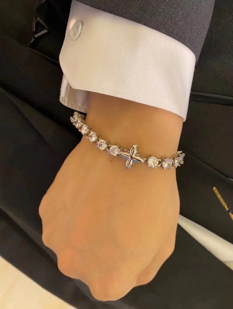 001  LV Diamond Bracelet