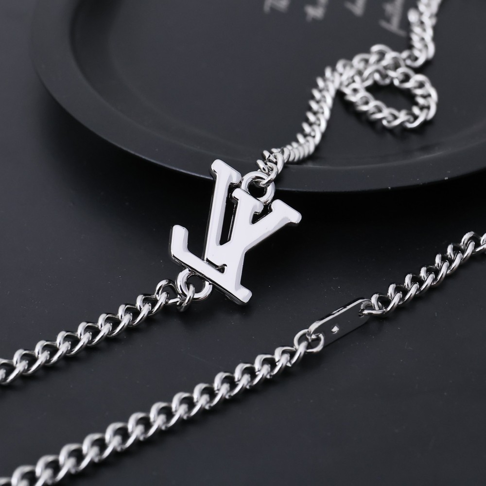 001  lv traine