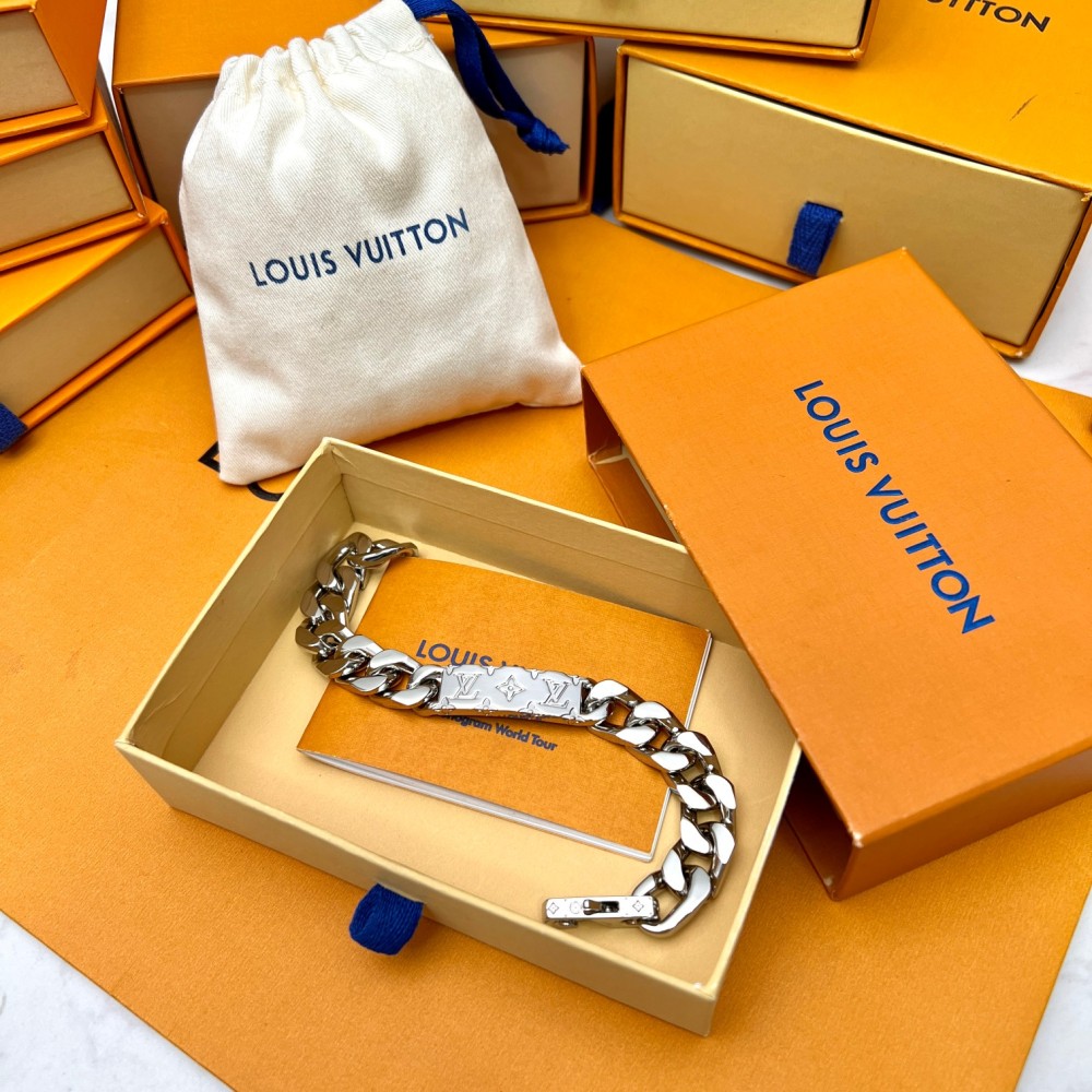 001  Monogram Chain