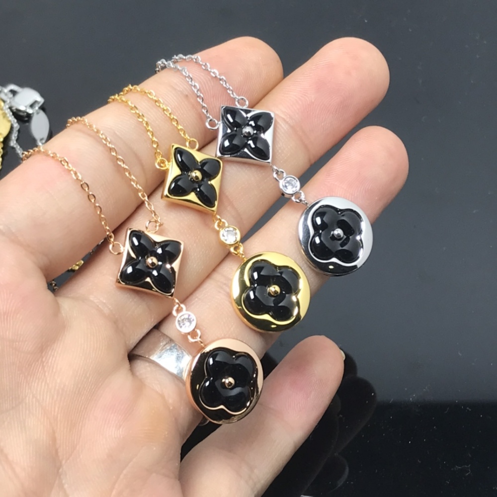001  LV Necklace - Classic Best-selling Two-Flower Agate Necklace. Serial Number: BC81Z9139349