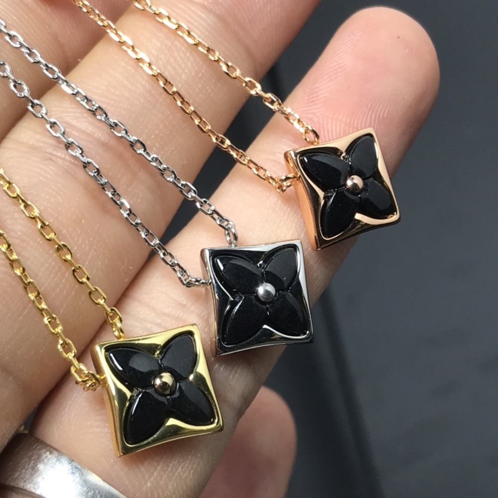 001 LV Necklace - Single Flower Classic Style Pointed Flower Round Flower Agate Necklace and Bracelet - Platinum, Rose Gold, Gold. Serial Number: BZ4165303