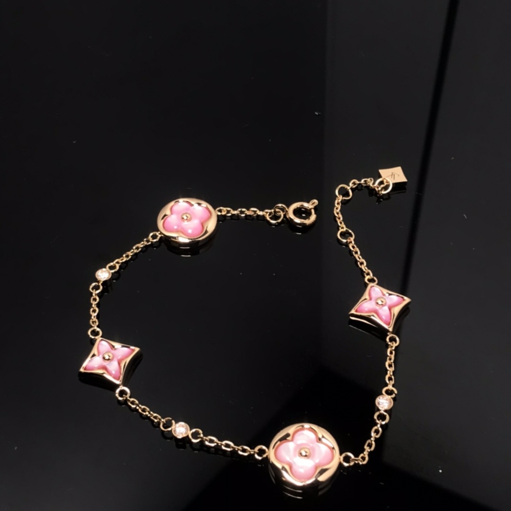 001 Lv bracelet - New product - Pink pearl mini four-flower mother-of-pearl bracelet - Serial number: CC3248438