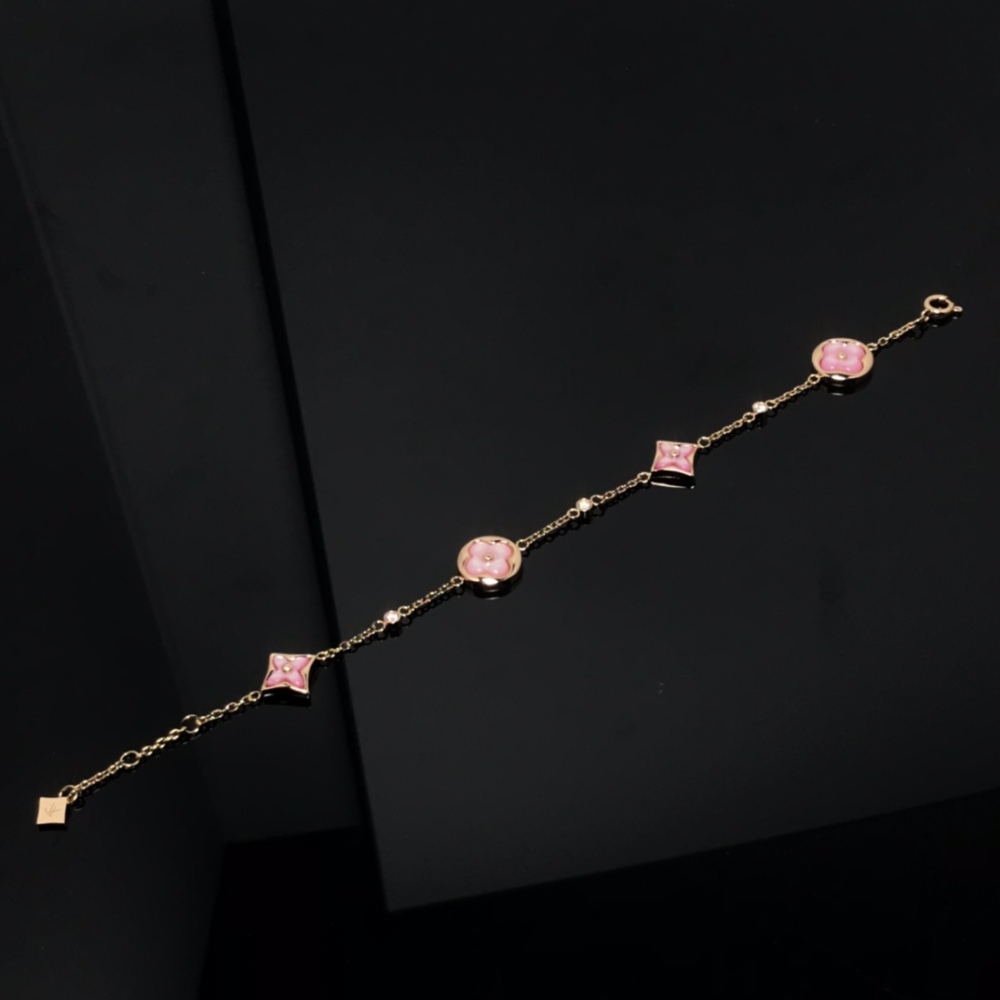 001 Lv bracelet - New product - Pink pearl mini four-flower mother-of-pearl bracelet - Serial number: CC3248438