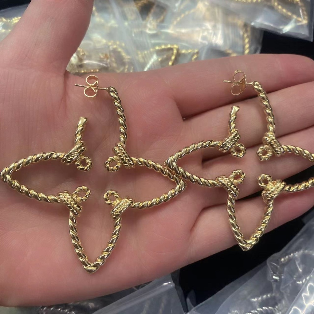 001 New model earrings by LV