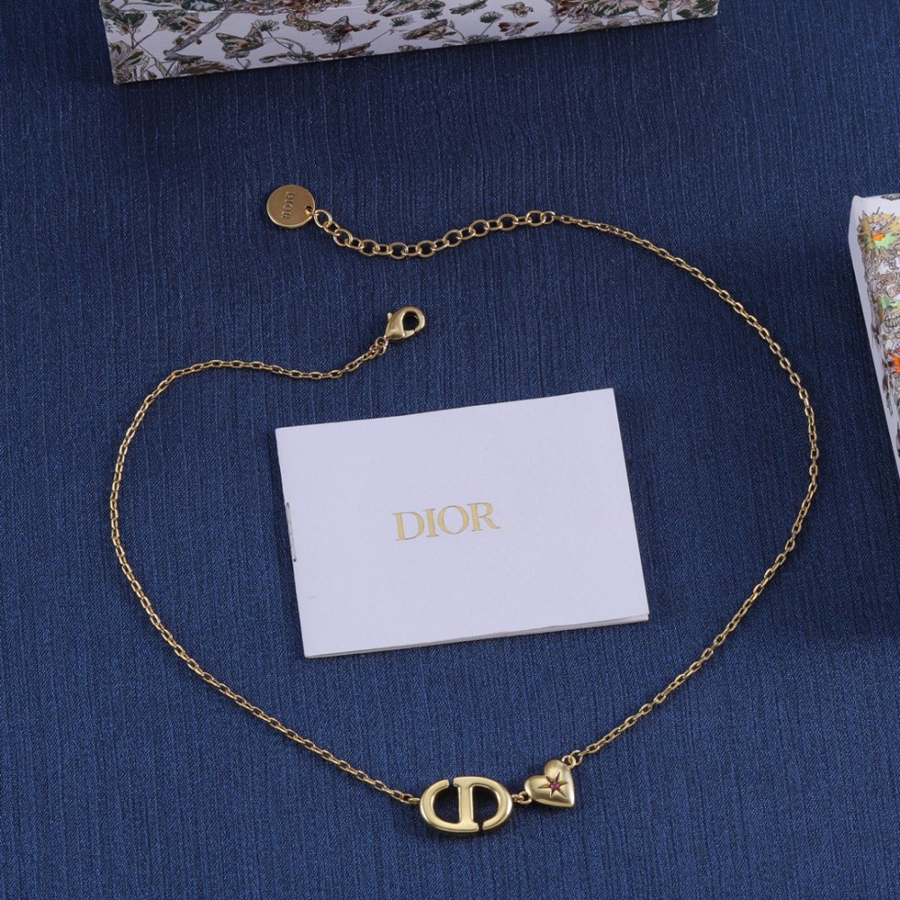 001 Dior necklace
