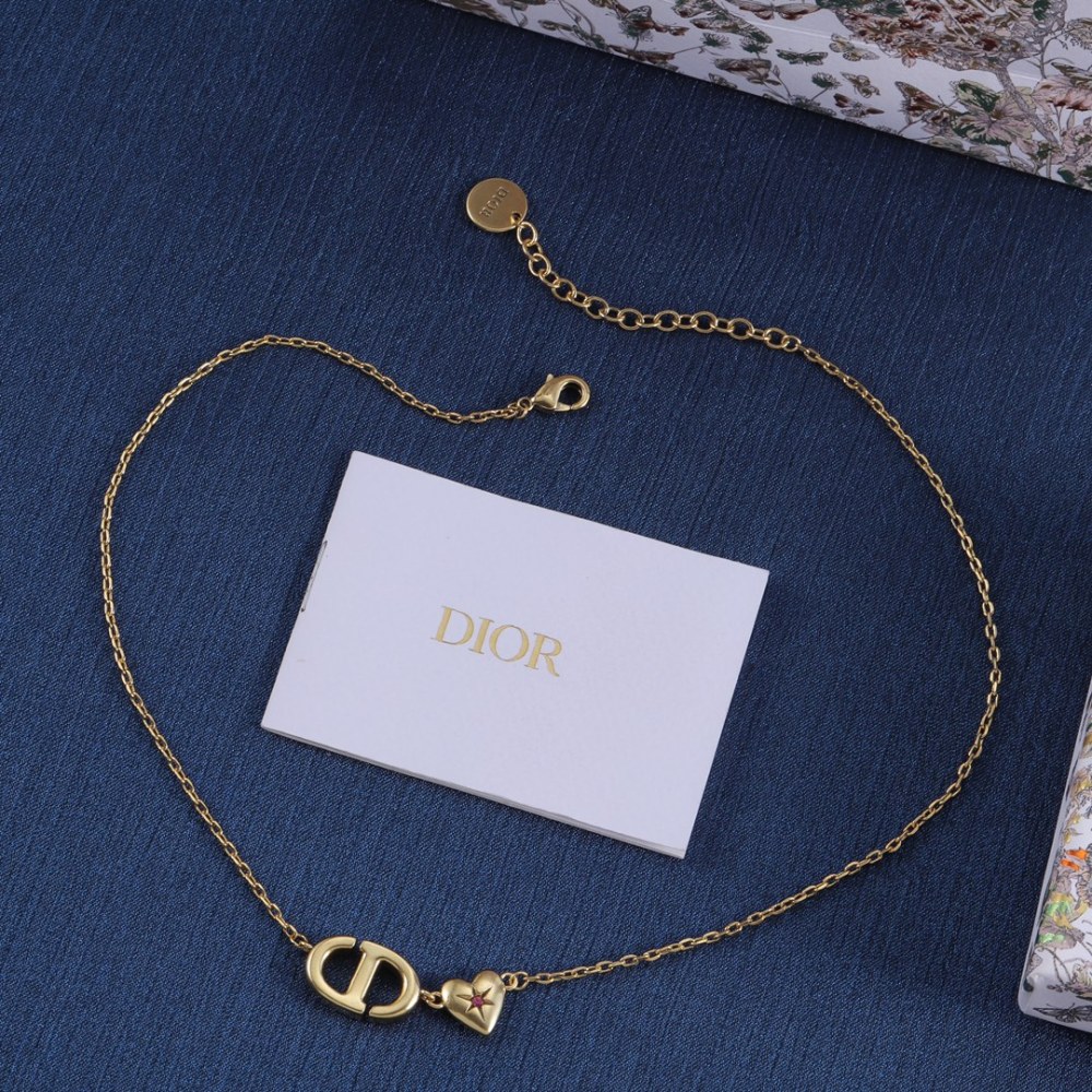 001 Dior necklace