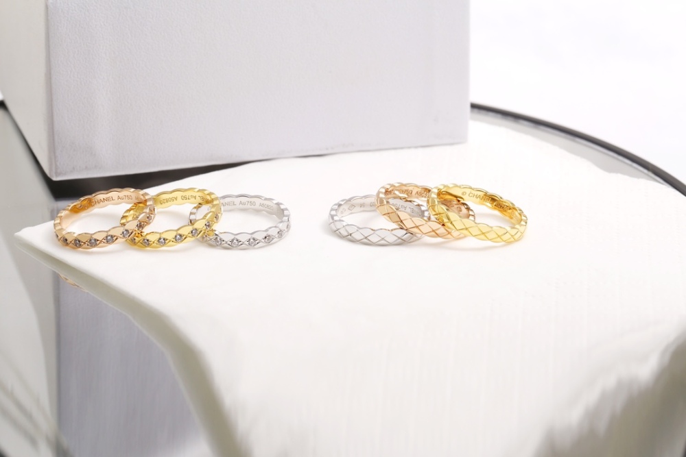 001 Chanel Diamond Geometric Ring