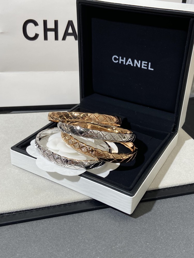 001 Canelle Geometric Wide Bracelet in Two Colors