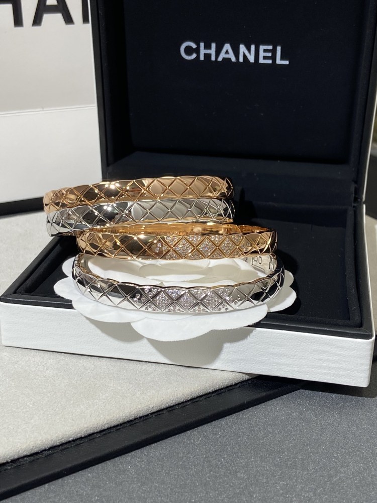 001 Canelle Geometric Wide Bracelet in Two Colors