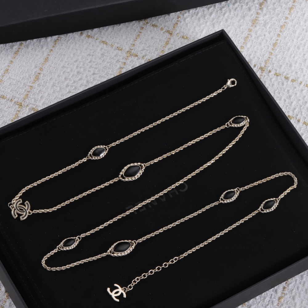 001 Chanel Little Chanel sweater chain long necklace