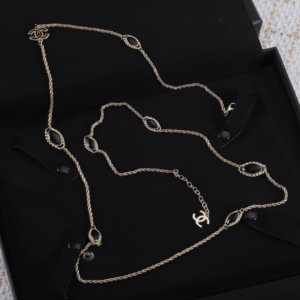 001 Chanel Little Chanel sweater chain long necklace