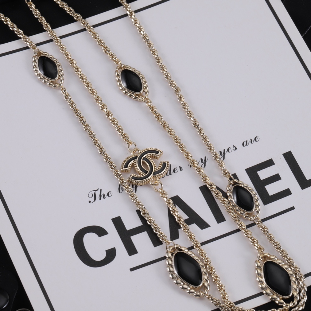 001 Chanel Little Chanel sweater chain long necklace