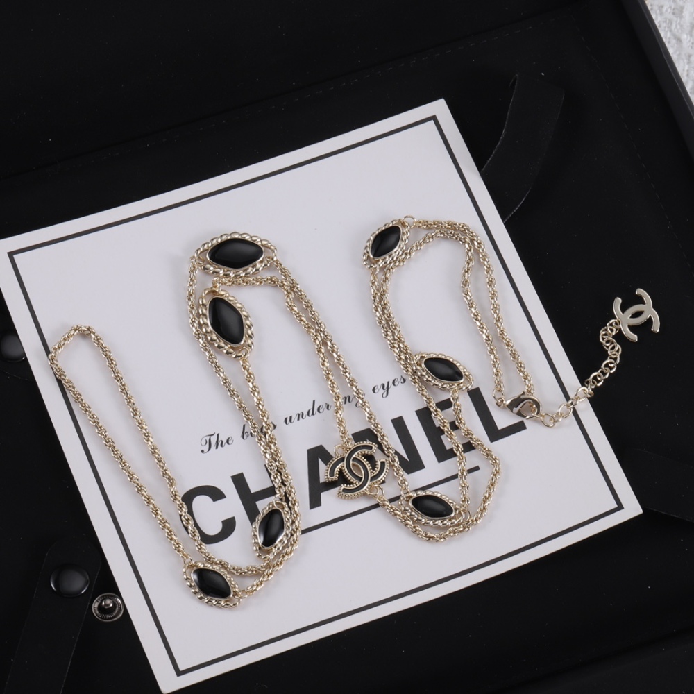 001 Chanel Little Chanel sweater chain long necklace
