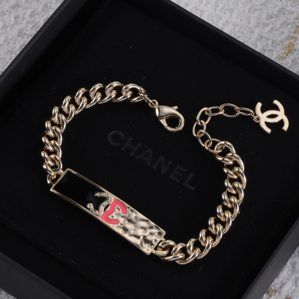001 Chanel Petite Xiang Hand Chain