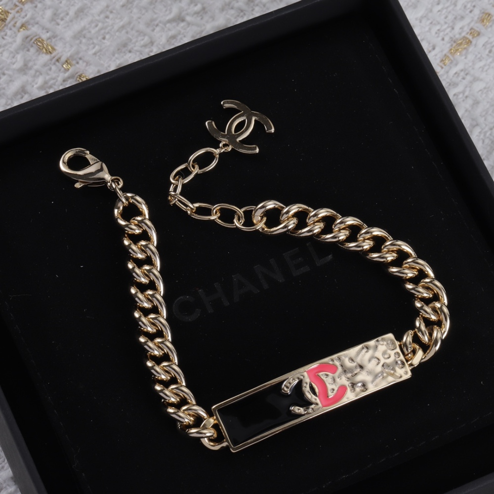 001 Chanel Petite Xiang Hand Chain